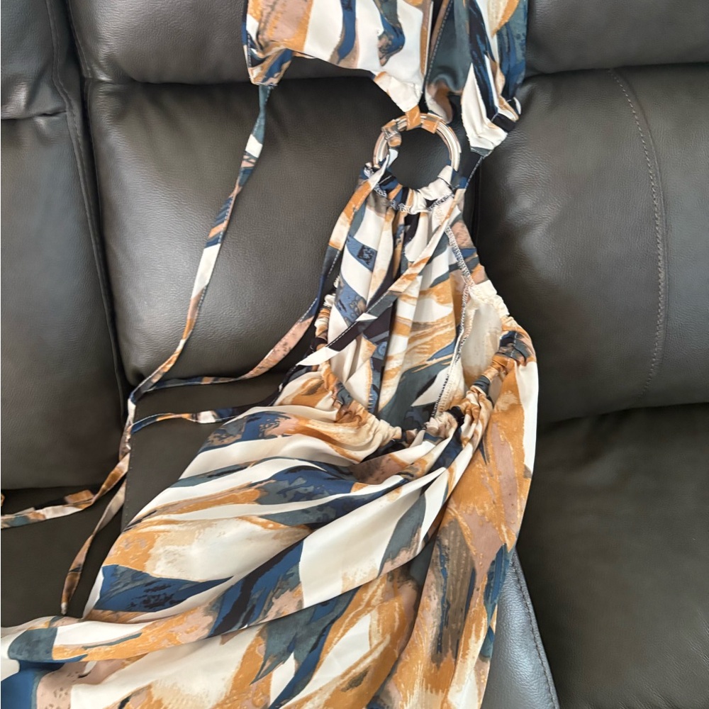Abstract Patterned Halter Dress - Picture 4 of 6